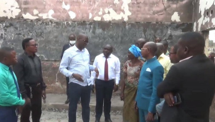 Haut-Katanga : Le Gouverneur Jacques Kiabula décide de réhabiliter trois écoles primaires vandalisées à Lubumbashi