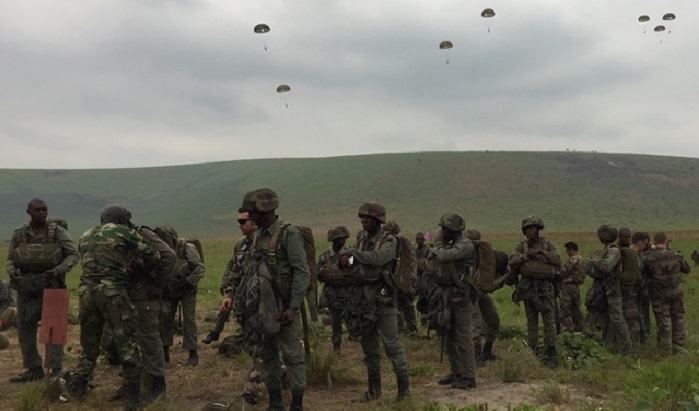 30 Juin : Démonstration de commandos parachutistes des Fardc au Camp Ceta (Vidéo)