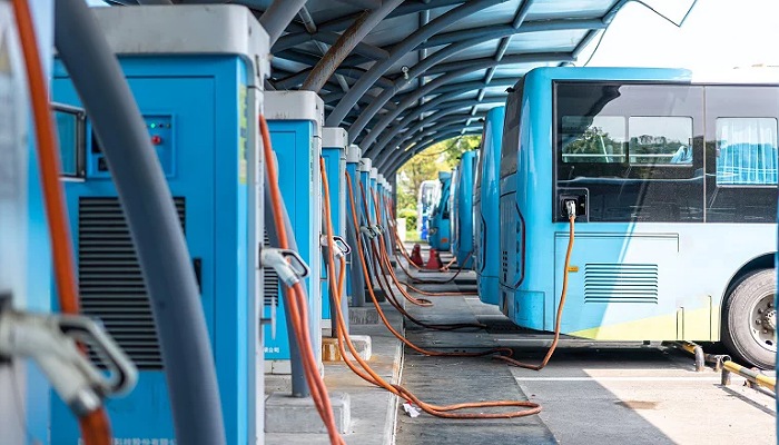 500 bus, de milliers de taxis et motos annoncés à Kinshasa pour la mobilité des Kinois