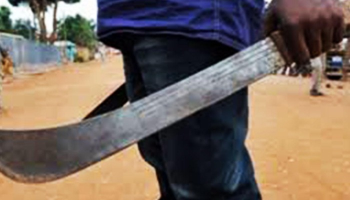 Insécurité à Kin : Un paisible père de famille défiguré par de bandits à coups de machette